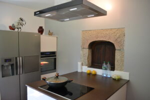 ilott-central-avec-hotte-dessus